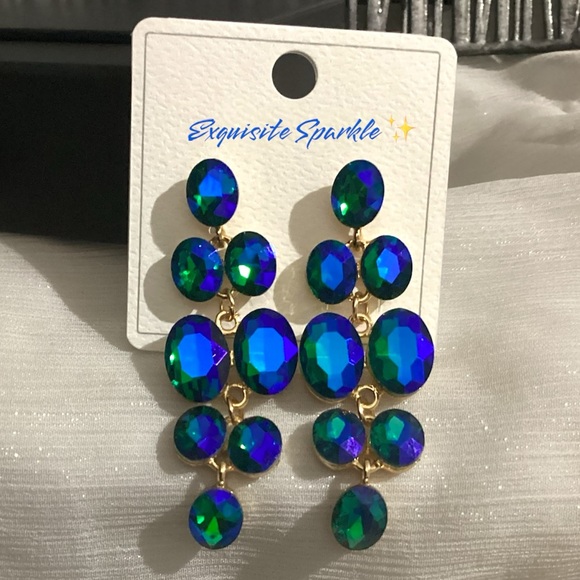 💋Beautiful GoldTone Iridescent Blue&greem Round Crystal tiered drop Earrings - Picture 6 of 9